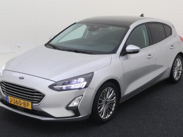 Ford Focus 1.0 EcoBoost Titanium Business 2020 - voorkant