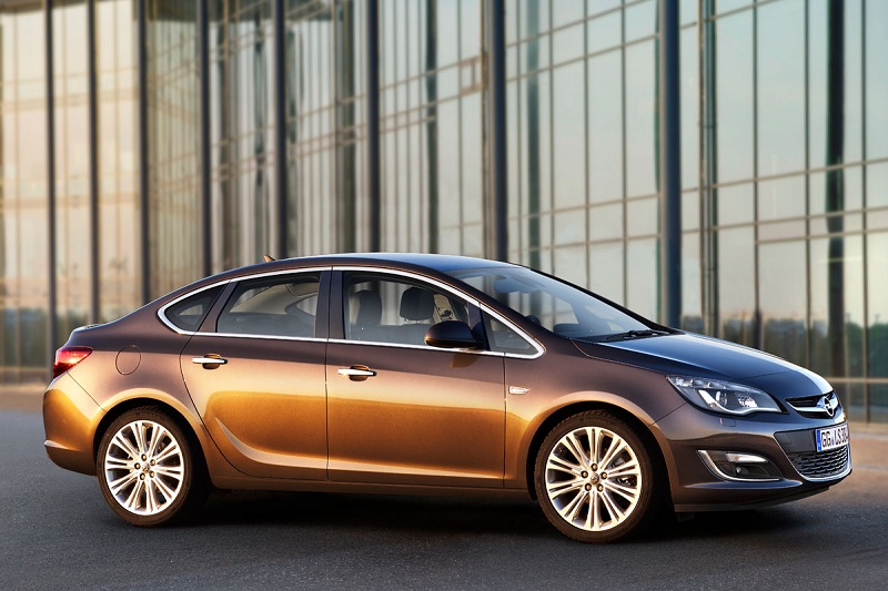 Opel Astra 1.4 Turbo Cosmo 2014 - voorkant