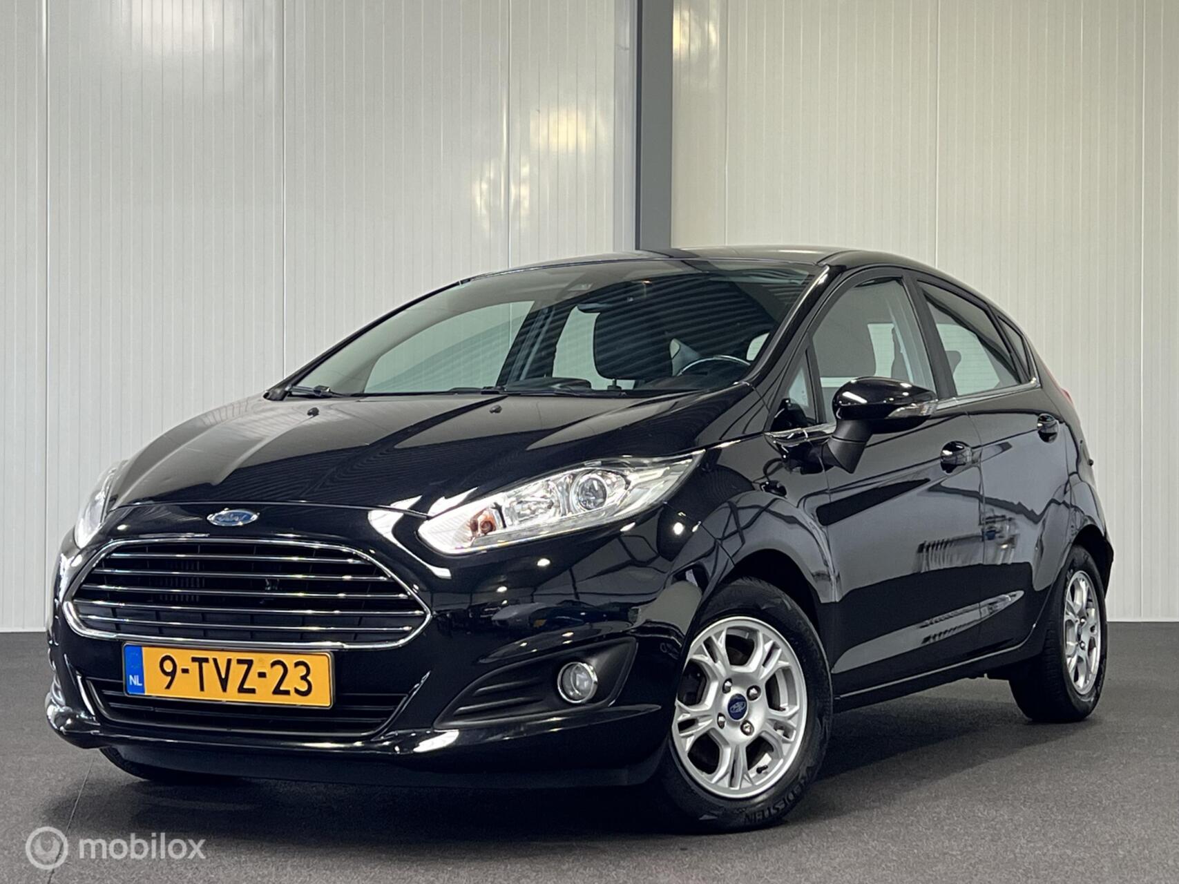 Ford Fiesta 1.6 TDCi Lease Titanium [ NAP clima cruise LM ] 2014 - voorkant
