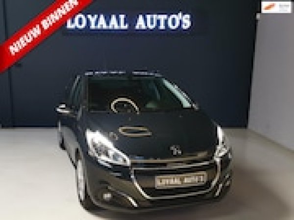 Peugeot 208 1.2 PureTech Blue Lion 2018 - voorkant
