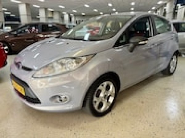 Ford Fiesta 1.25 Trend 2010 - voorkant