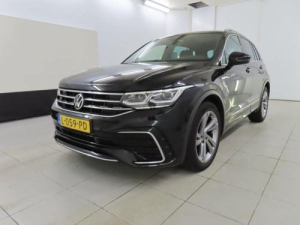 Volkswagen Tiguan 1.5 TSI R-Line Business+ 2021 - voorkant