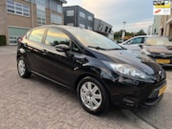 Ford Fiesta 1.25 Champion 2012 - voorkant
