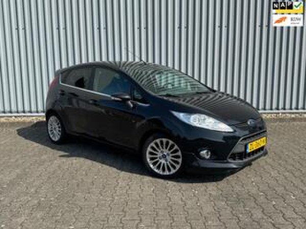 Ford Fiesta 1.4 Titanium 2011 - voorkant