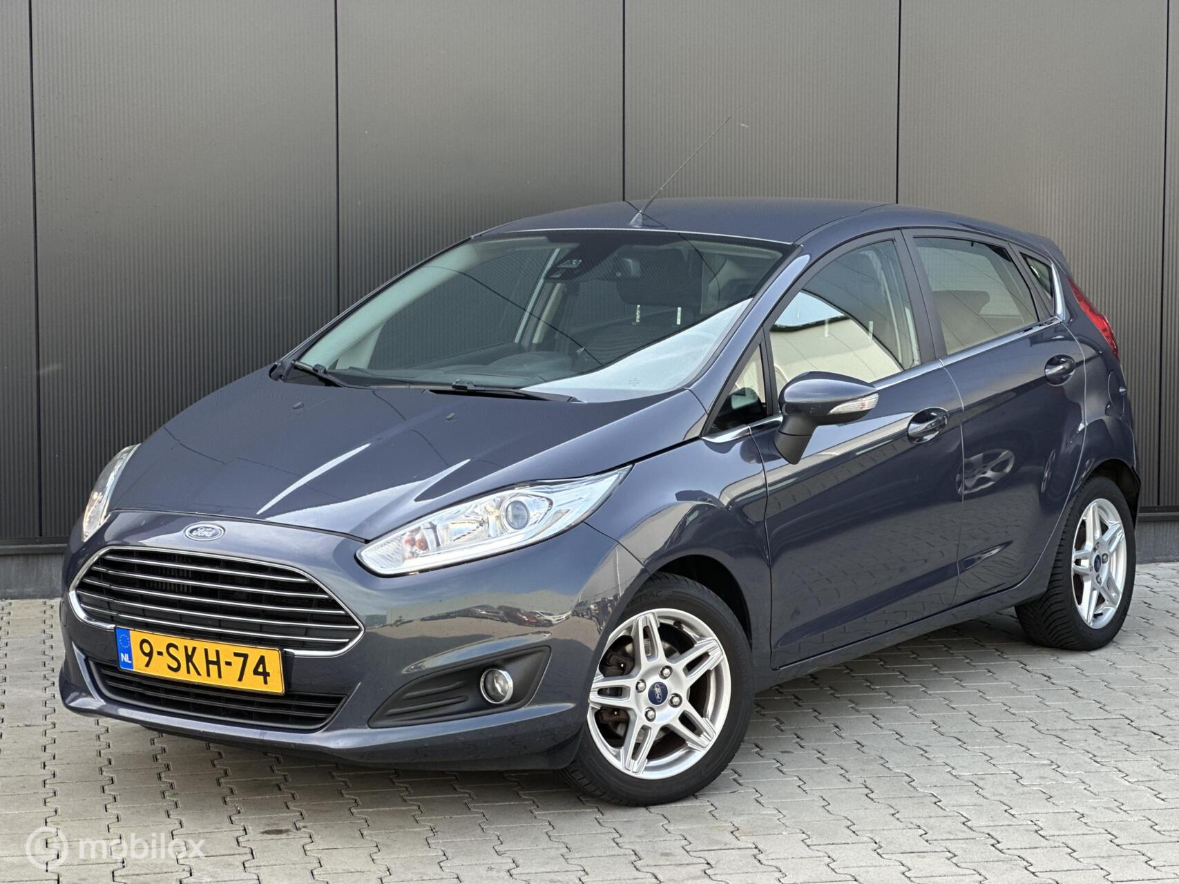 Ford Fiesta 1.6 TDCi  Titanium | CRUISE | CLIMA | PDC | 2013 - voorkant