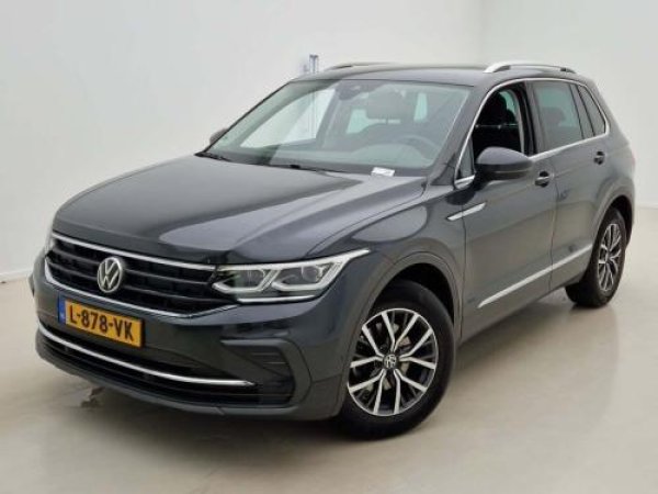 Volkswagen Tiguan 1.5 TSI Life Business 2021 - voorkant