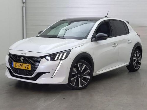 Peugeot 208 1.2 PureTech GT Pack 2021 - voorkant