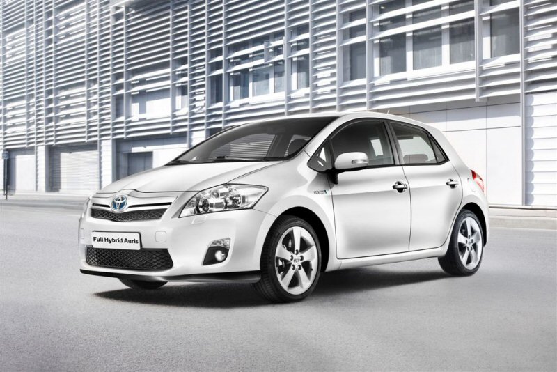 Toyota Auris 1.8 Full Hybrid Asp. 2012 - voorkant