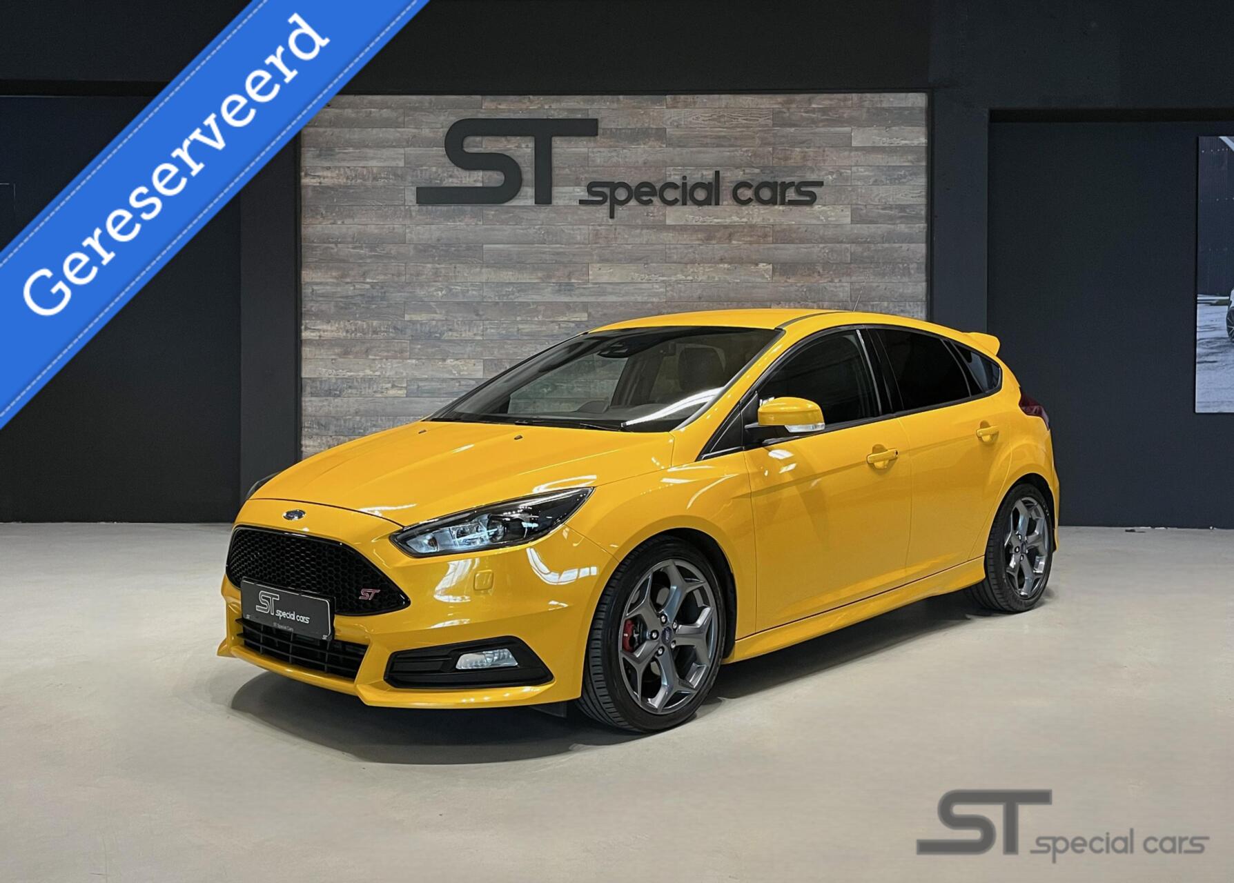 Ford Focus 2.0 ST-3|Leder|super netjes 2015 - voorkant