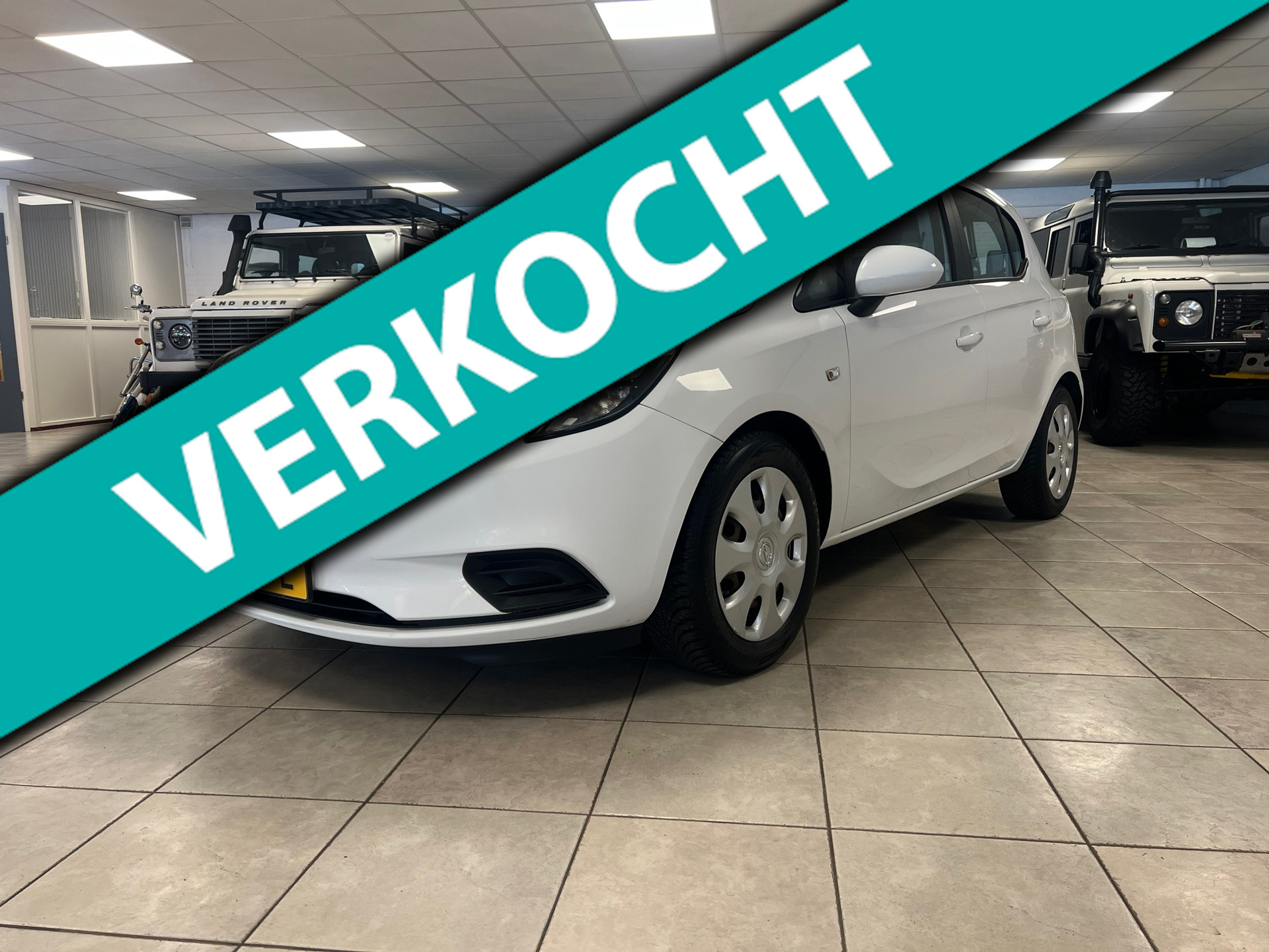 Opel Corsa 1.2 Cruise control, Airco, Verwarmde voorstoelen, Parkeersensoren. Prijs is rijklaar Incl 6 Maanden BOVAG garantie. 2017 - voorkant