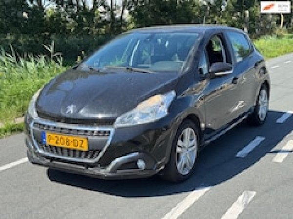 Peugeot 208 1.2 PureTech Signature 2019 - voorkant