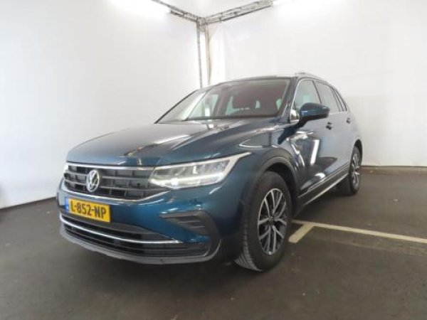 Volkswagen Tiguan 1.5 TSI Life Business 2021 - voorkant