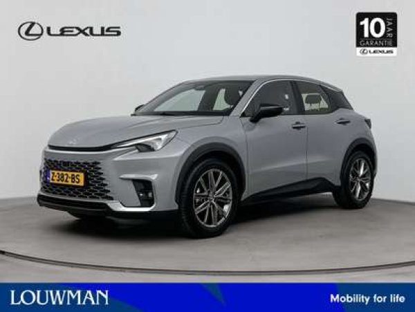Lexus LBX Relax 2WD 2024 - voorkant