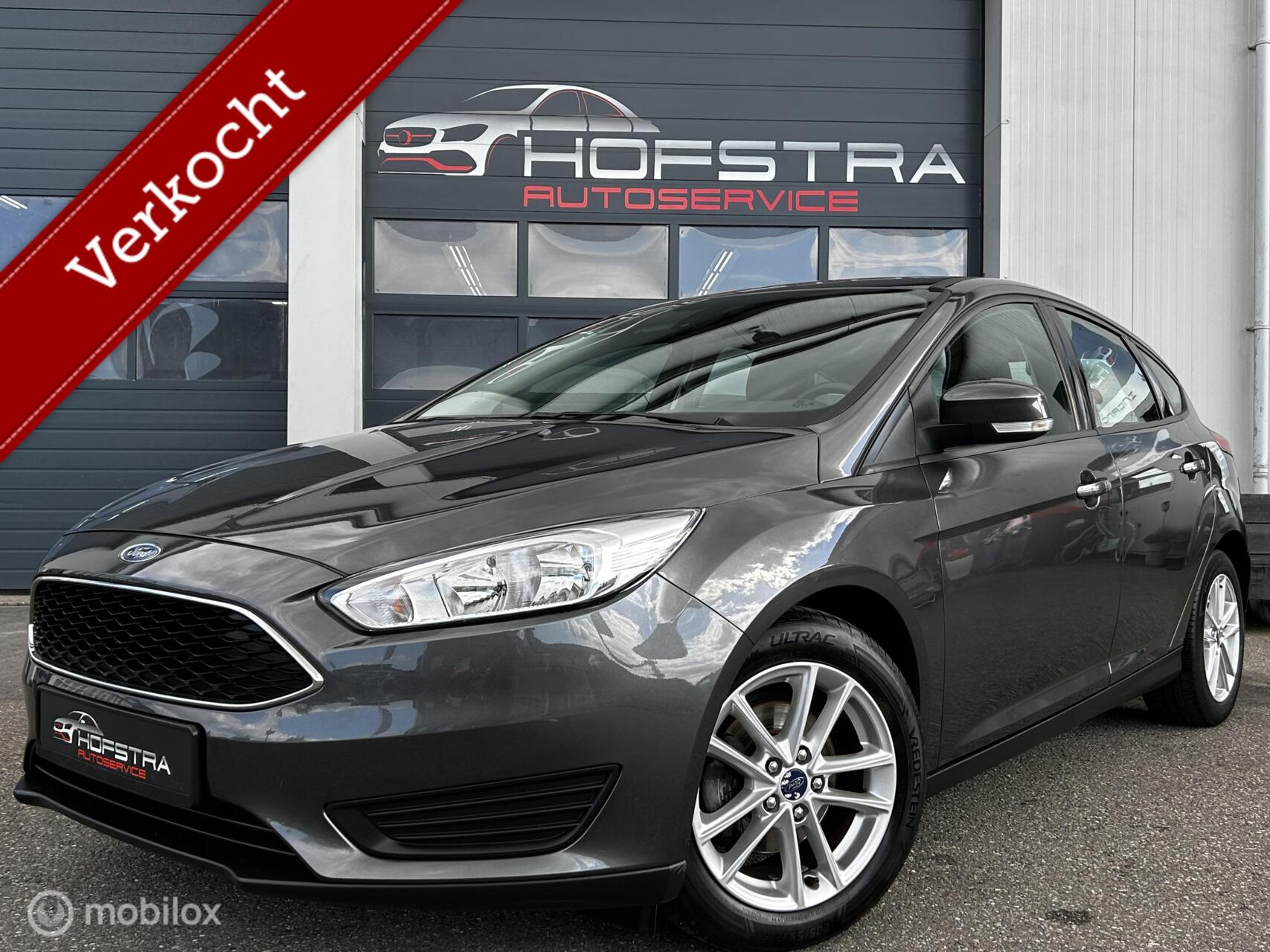 Ford Focus 1.0 Trend Edition Navi PDC Facelift Orig NL Netjes! 2015 - voorkant