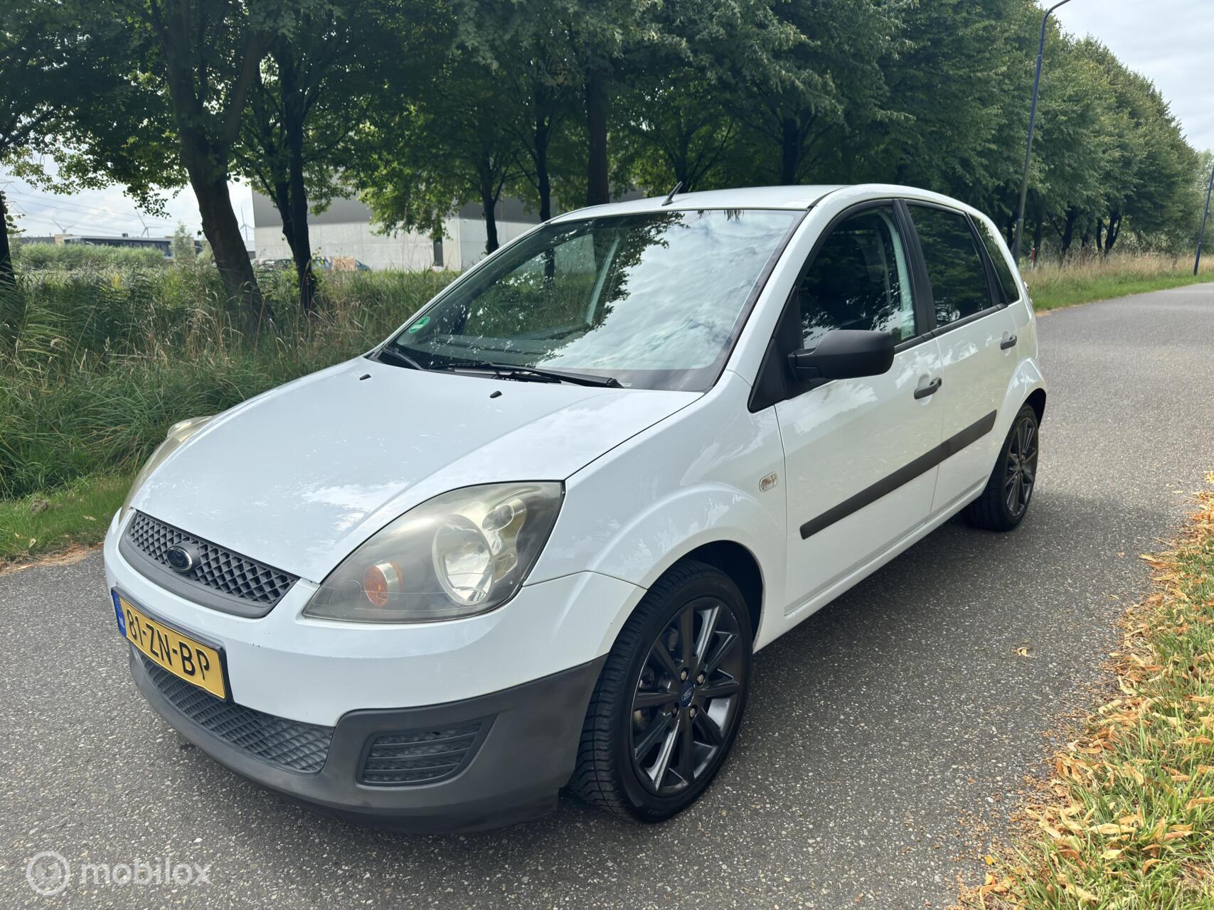 Ford Fiesta 1.3-8V Cool & Sound*APK 04/26*AIRCO*ELEK. RAMEN 2008 - voorkant