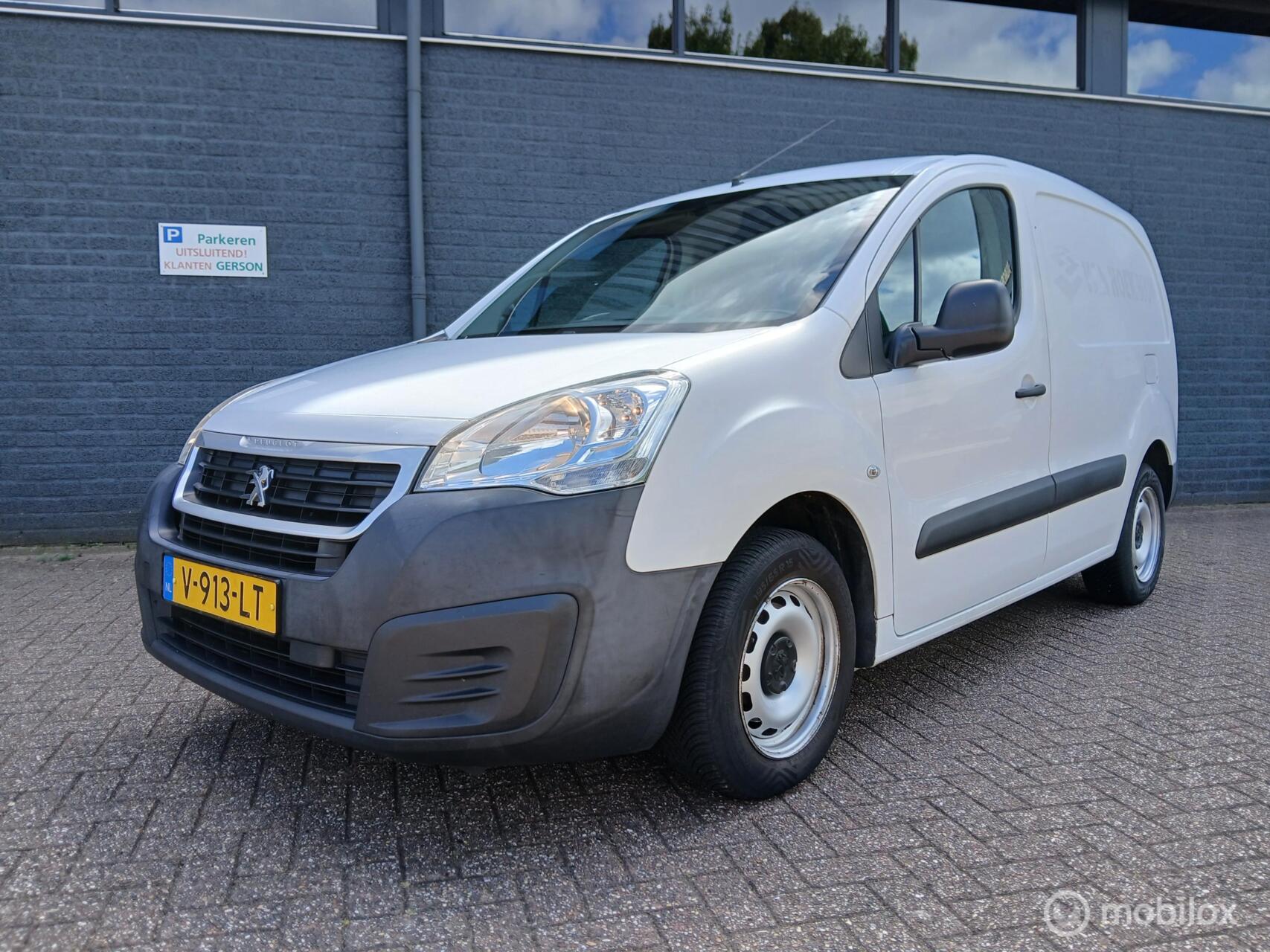 Foto van Peugeot Partner