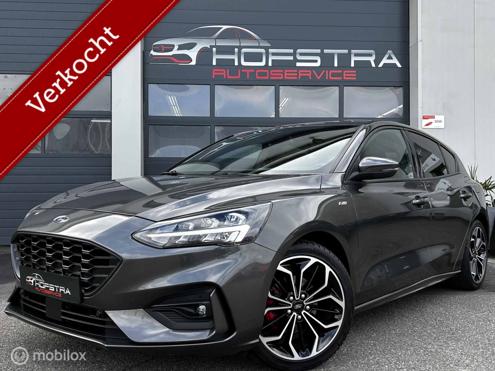 Ford Focus 1.0 EcoBoost ST Line Navi 18inch Led Winterpack NAP Dik! 2020 - voorkant