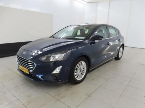 Ford Focus 1.0 EcoBoost Titanium Business 2020 - voorkant