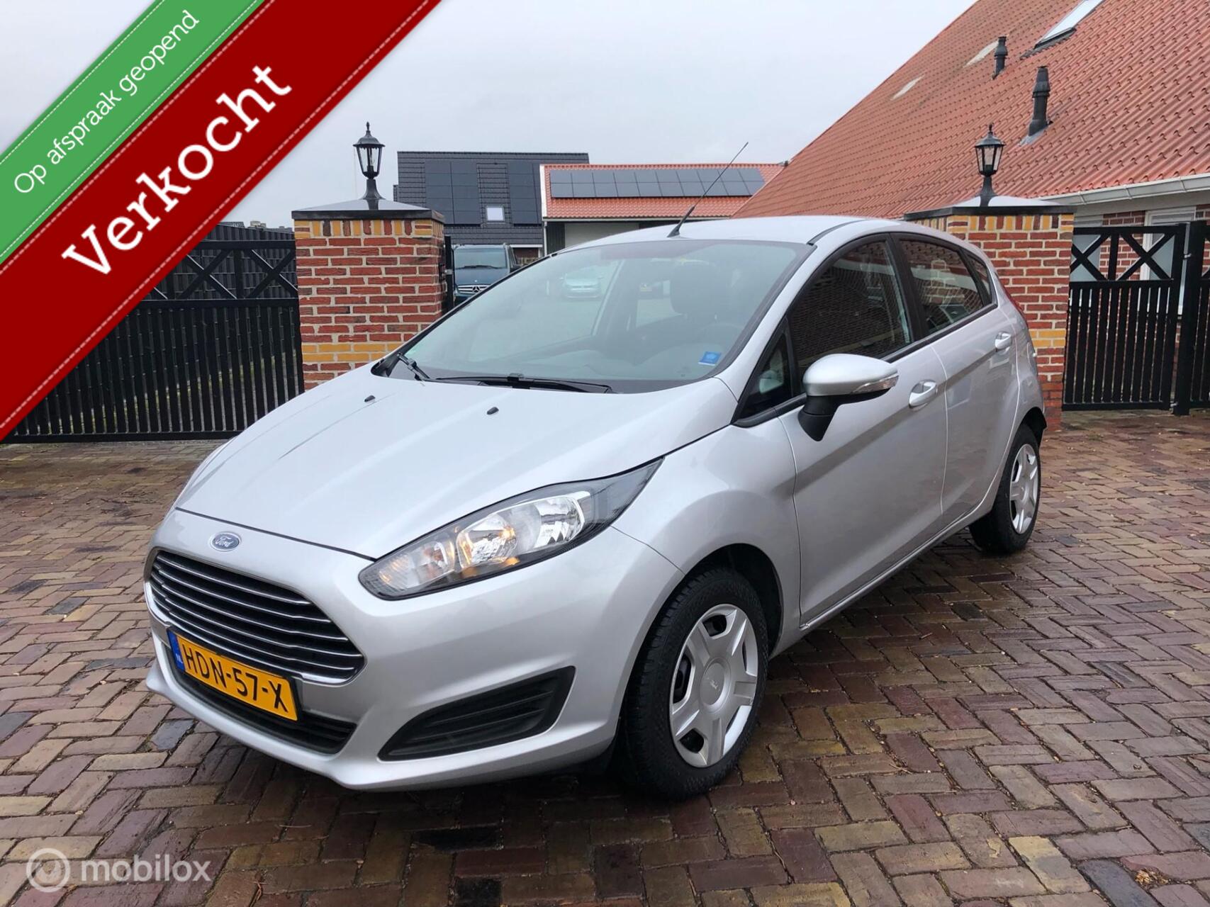 Ford Fiesta 1.25 Facelift Airco Stoelverwarming 2013 - voorkant