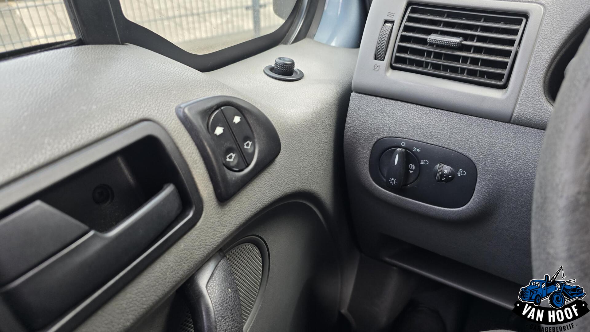 Foto van Ford Transit Connect 230l HR Van 1.8td 66