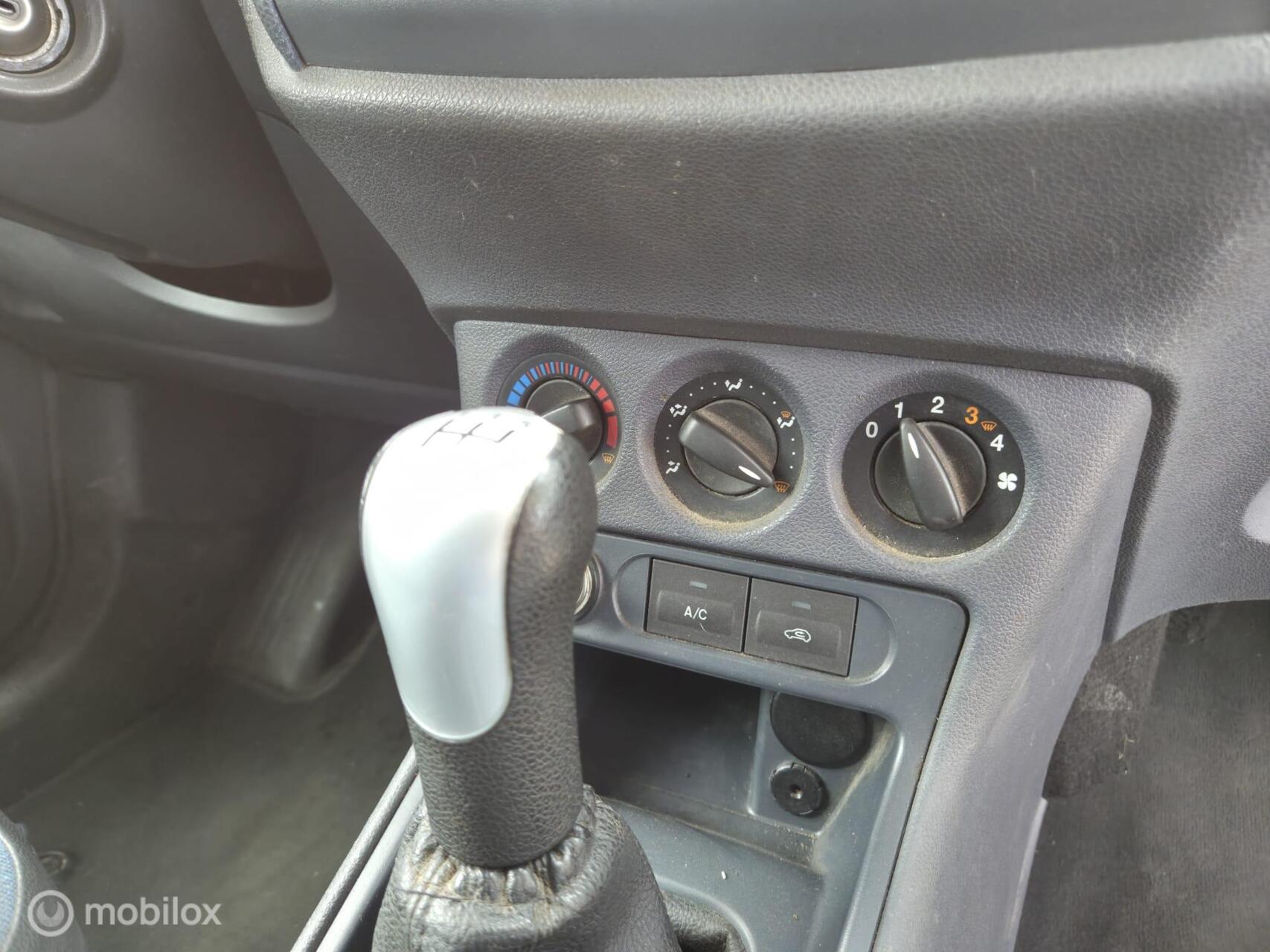 Foto van Ford Transit Connect T200s Van 90dpf