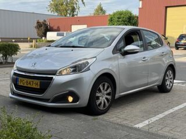 Peugeot 208 1.6 BlueHDi Blue Lease 2017 - voorkant