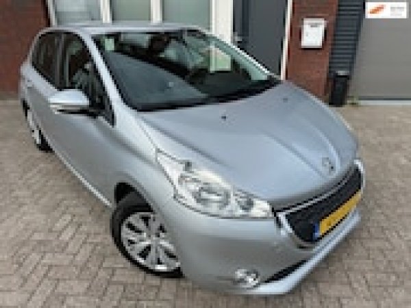 Peugeot 208 1.2 VTi Blue Lease Executive 2014 - voorkant
