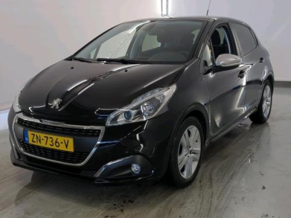 Peugeot 208 1.2 PureTech Signature 2019 - voorkant