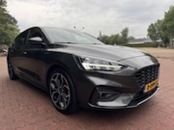 Ford Focus 1.0 EcoBoost Titanium Business 2019 - voorkant