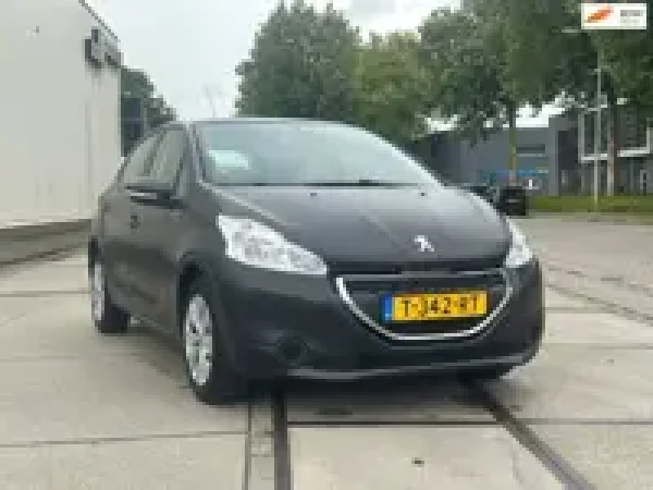 Peugeot 208 1.2 VTi Access 2013 - voorkant