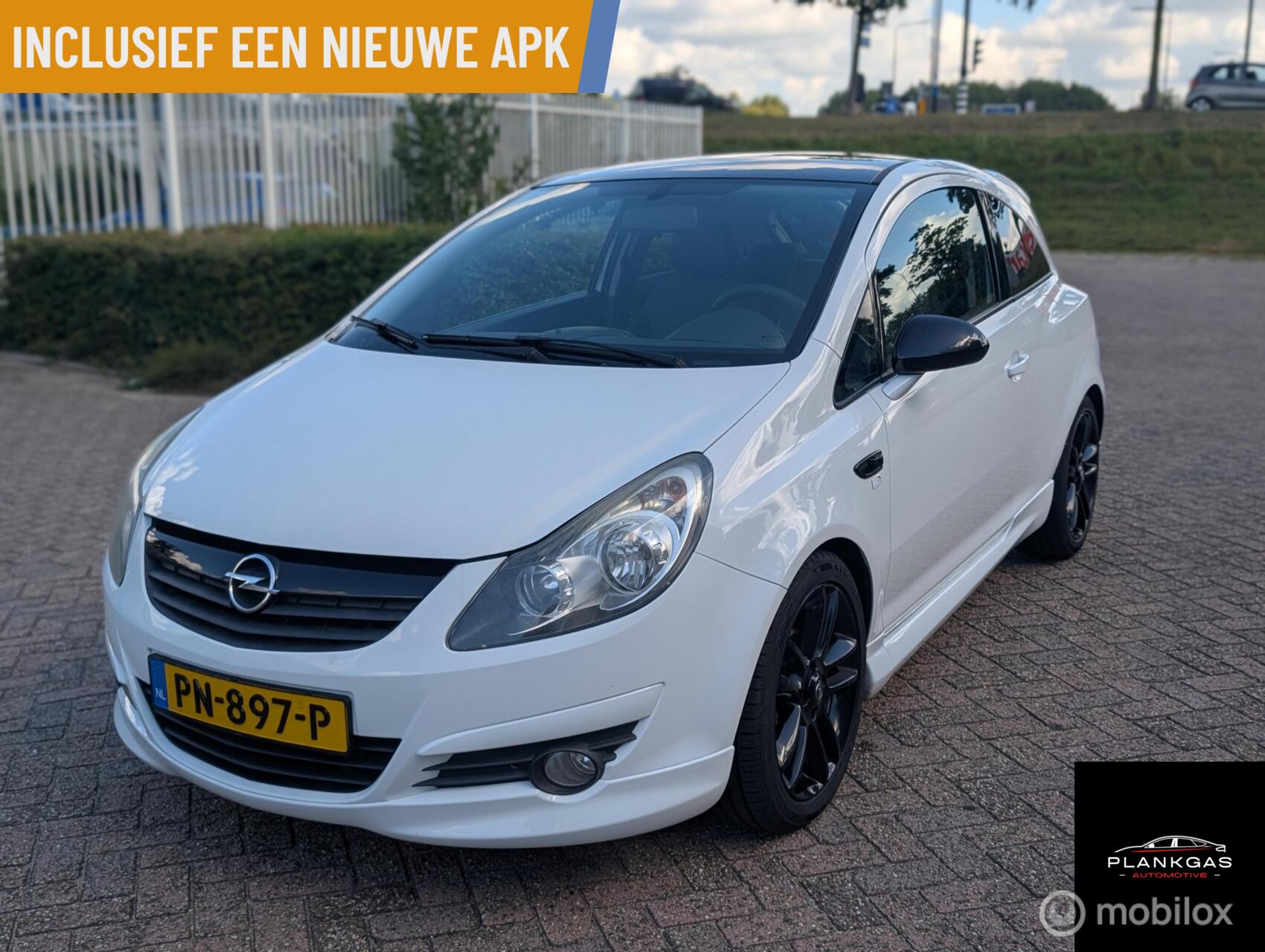 Opel Corsa 1.4-16V Cosmo - Black & White edition 2009 - voorkant
