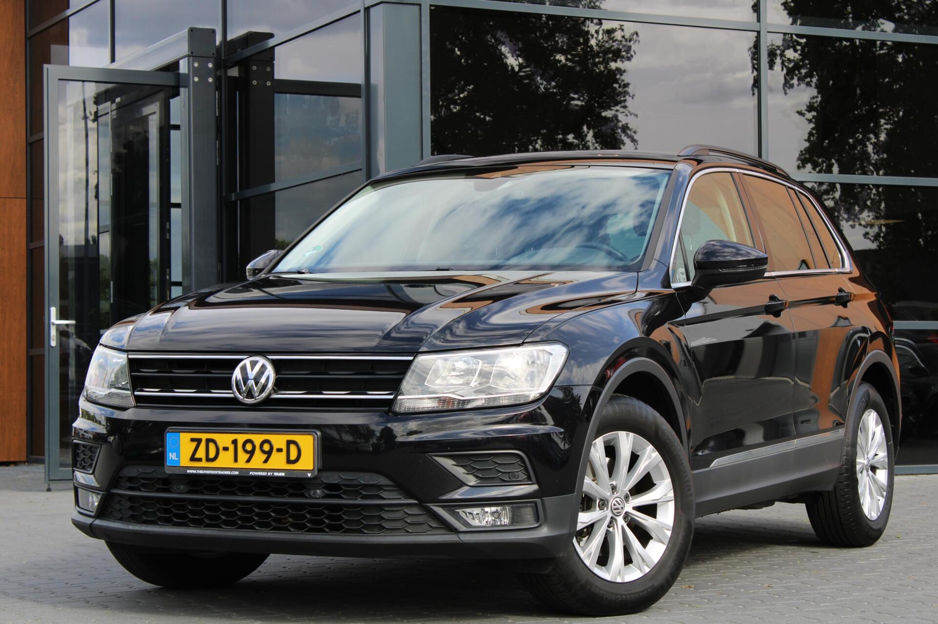 Volkswagen Tiguan 2.0TDI 150pk | Adaptive cruise | Navi 2019 - voorkant