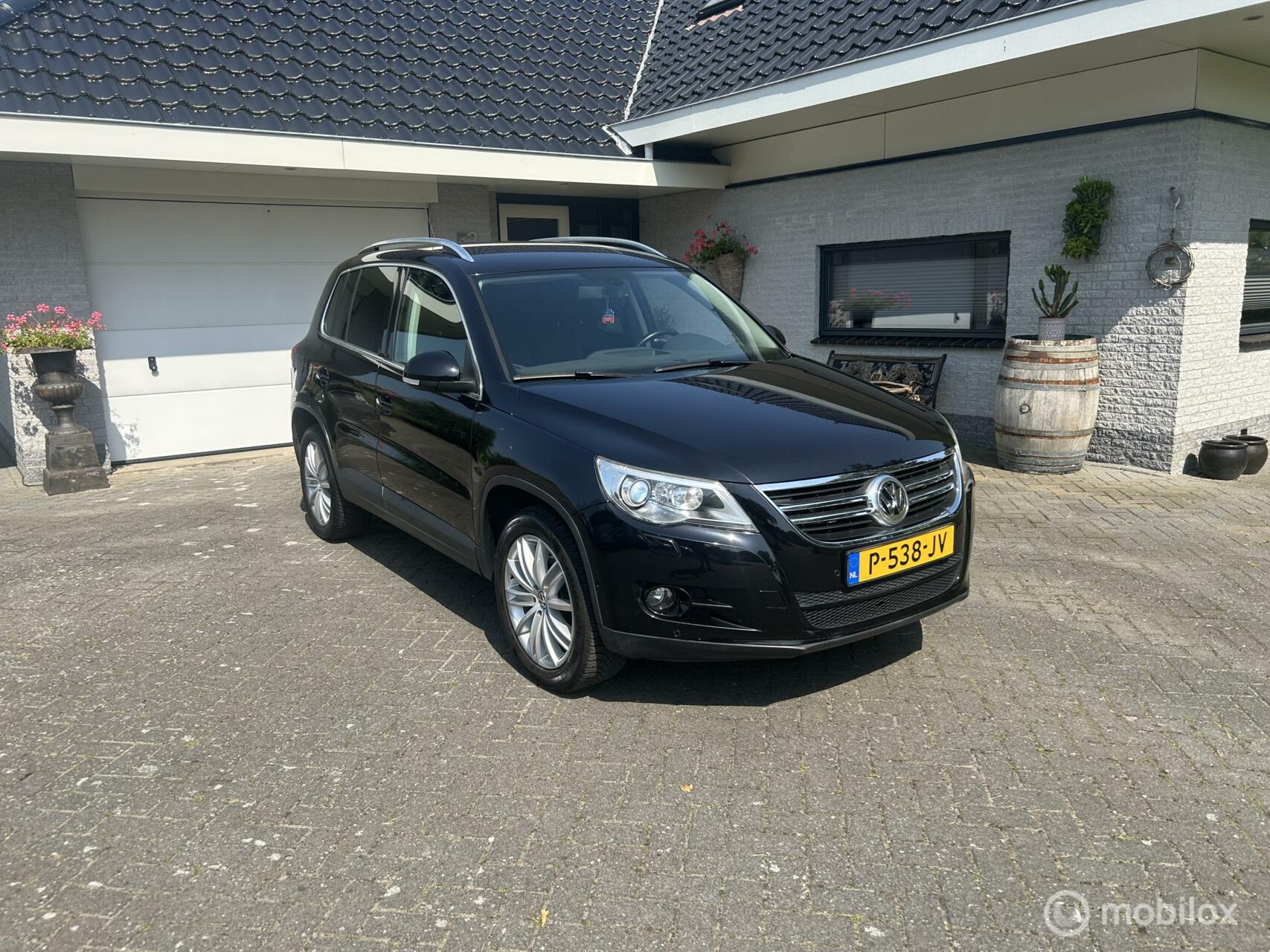 Volkswagen Tiguan 2.0 TSI Track&Field 4Motion Nieuwe APK 2009 - voorkant