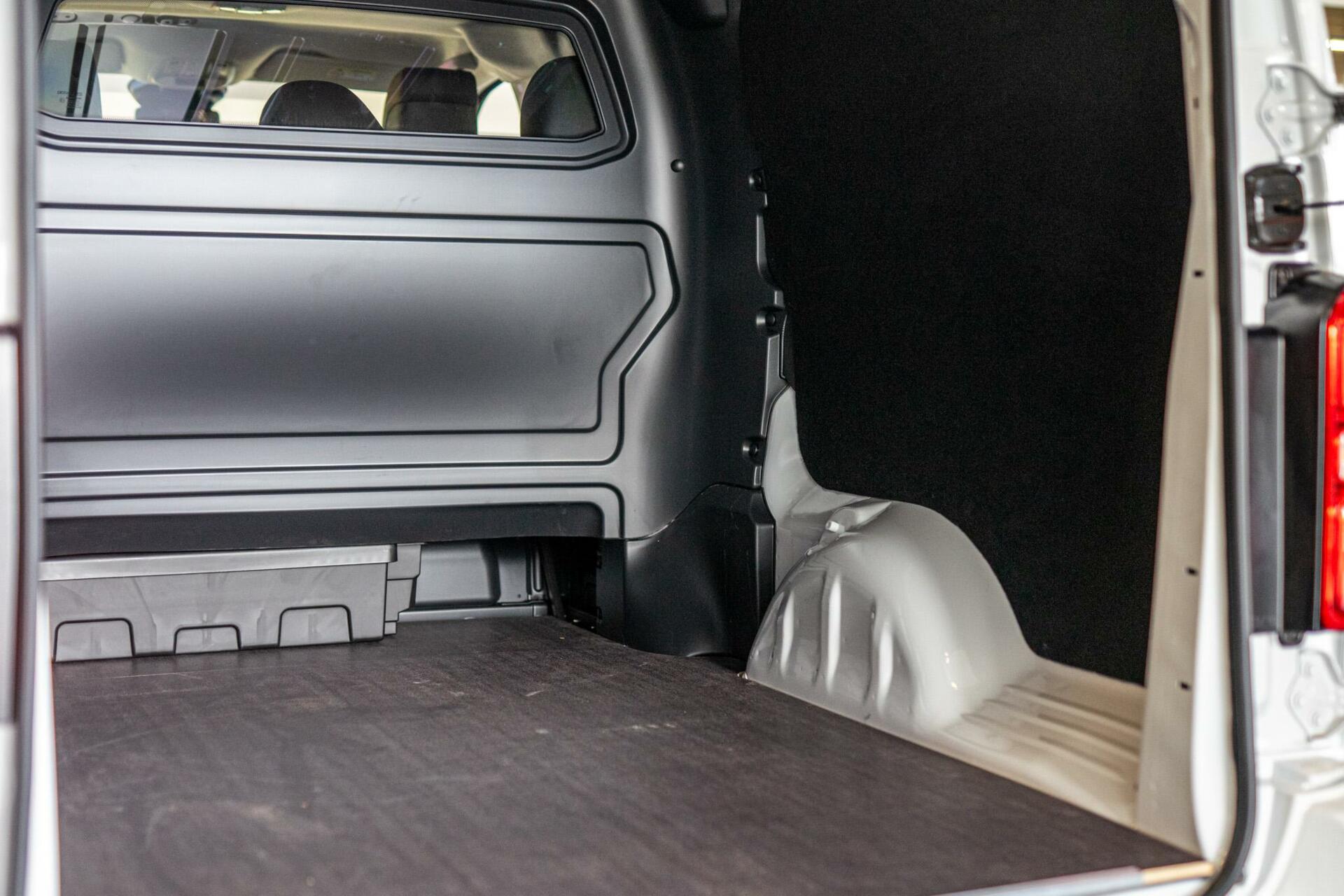 Foto van Peugeot Expert DC