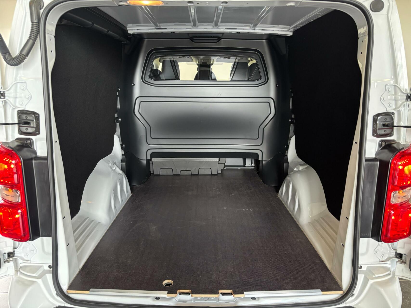 Foto van Peugeot Expert DC