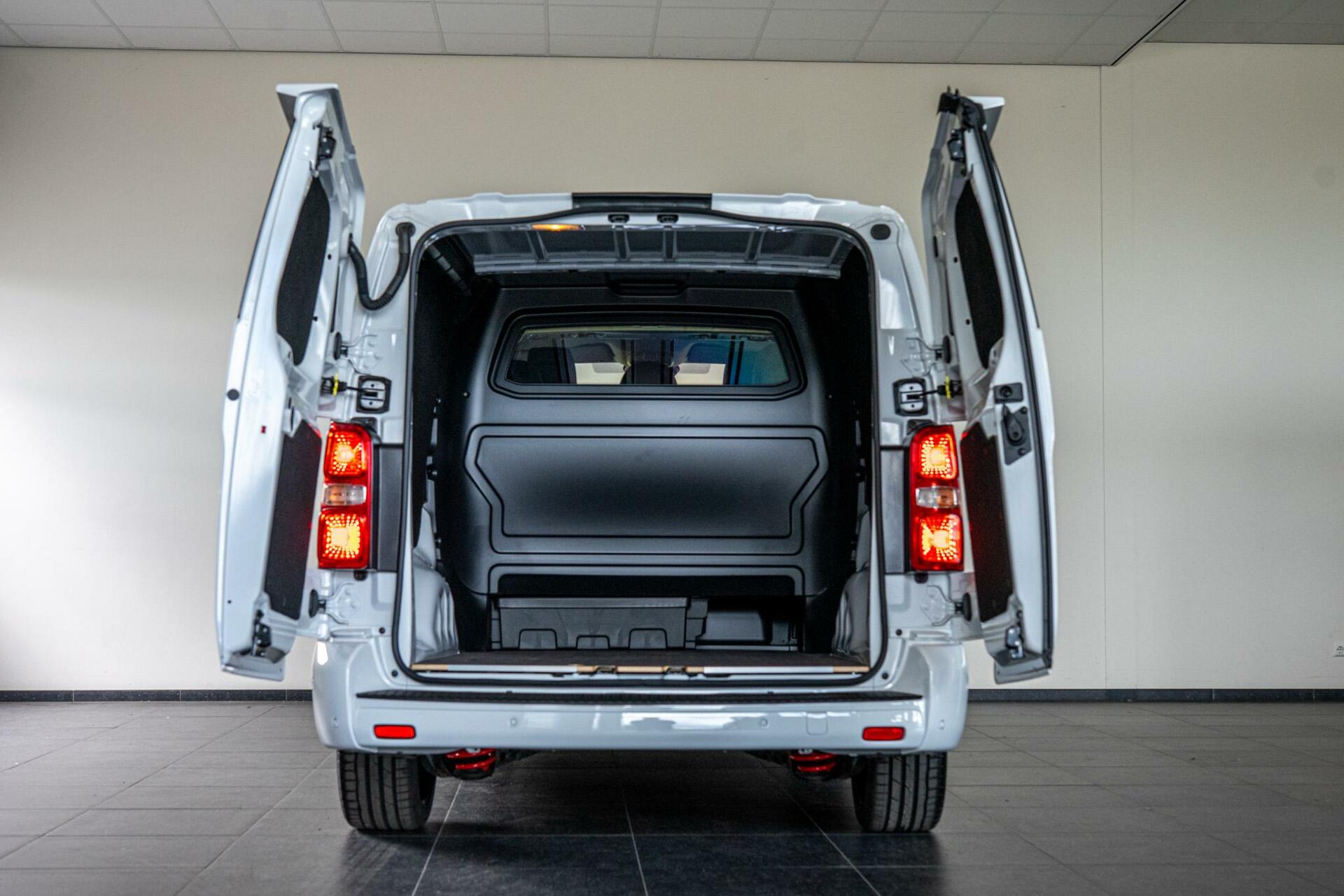 Foto van Peugeot Expert DC