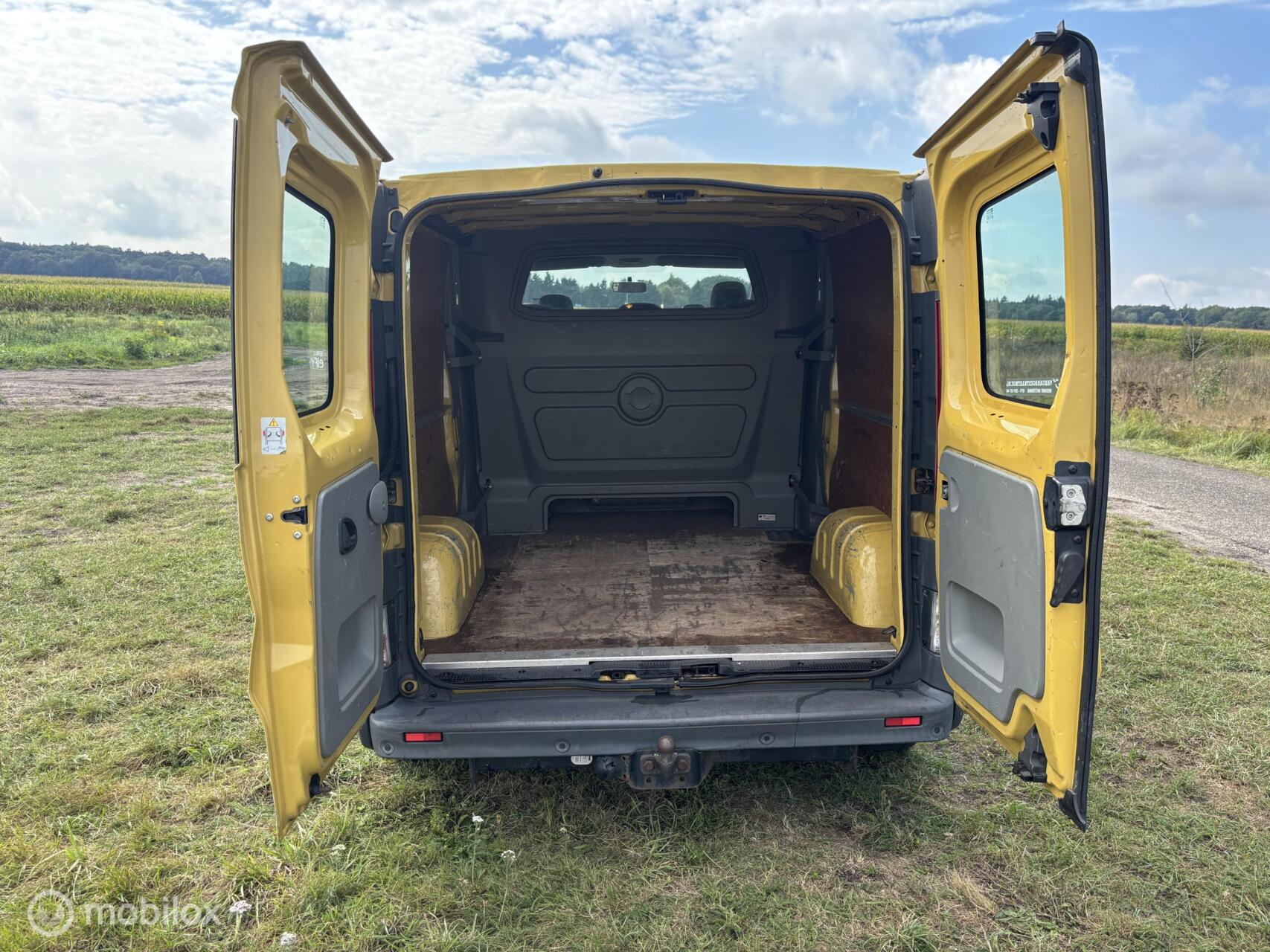 Foto van Renault Trafic T29 L2/h1 2.0 Dci 66kw E4