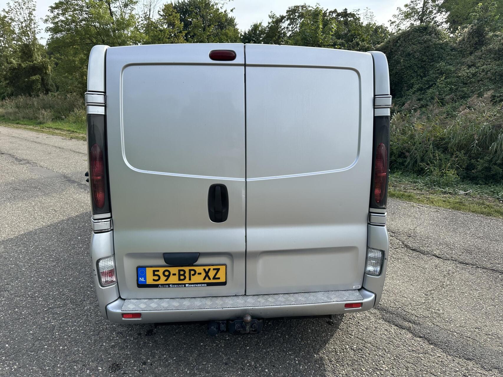 Foto van Renault Trafic 1200 L2h1 2.5 Dci 135