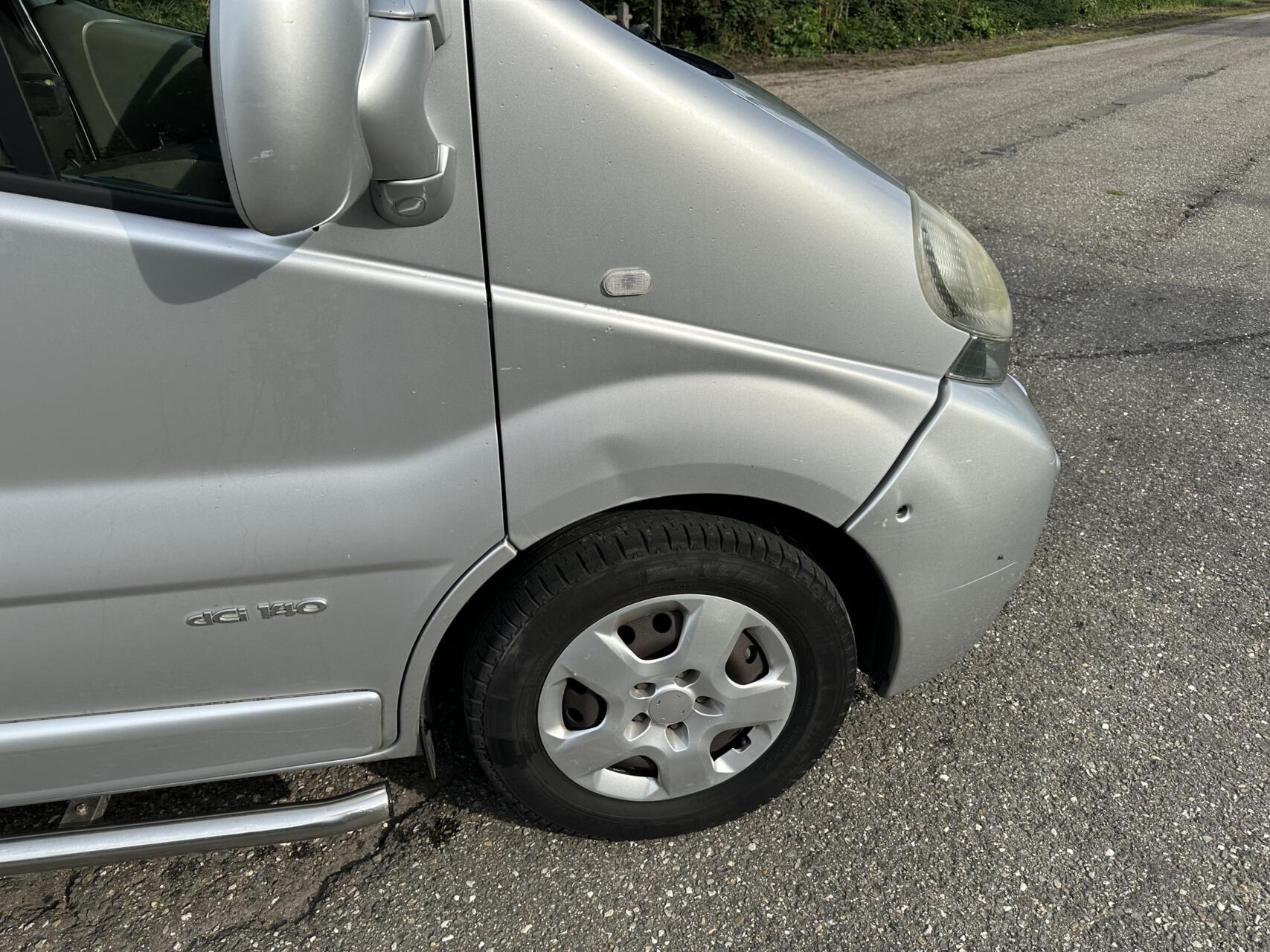 Foto van Renault Trafic 1200 L2h1 2.5 Dci 135