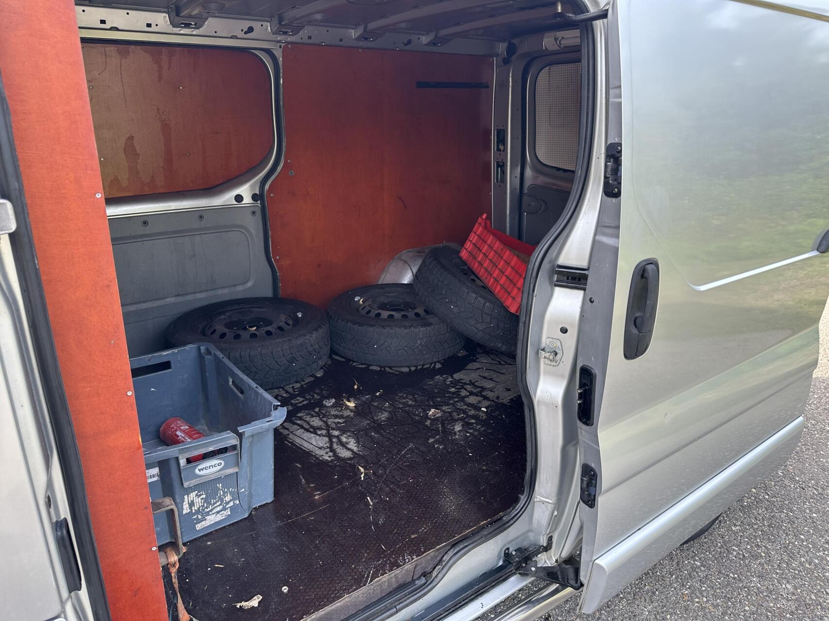 Foto van Renault Trafic 1200 L2h1 2.5 Dci 135