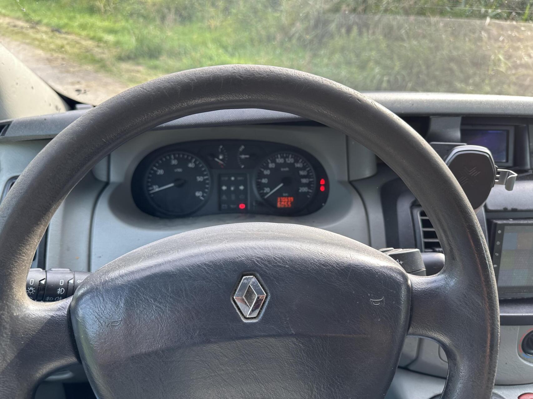 Foto van Renault Trafic 1200 L2h1 2.5 Dci 135