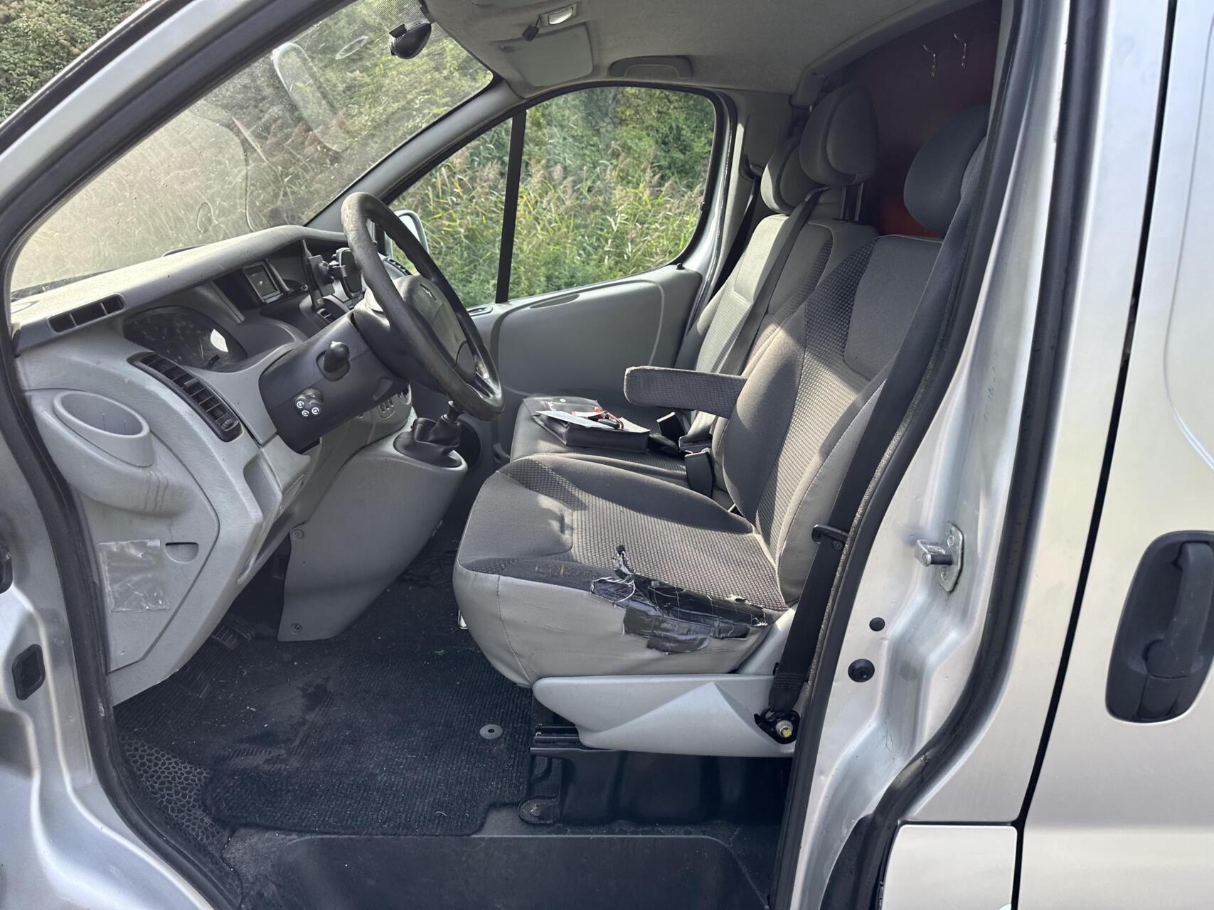 Foto van Renault Trafic 1200 L2h1 2.5 Dci 135