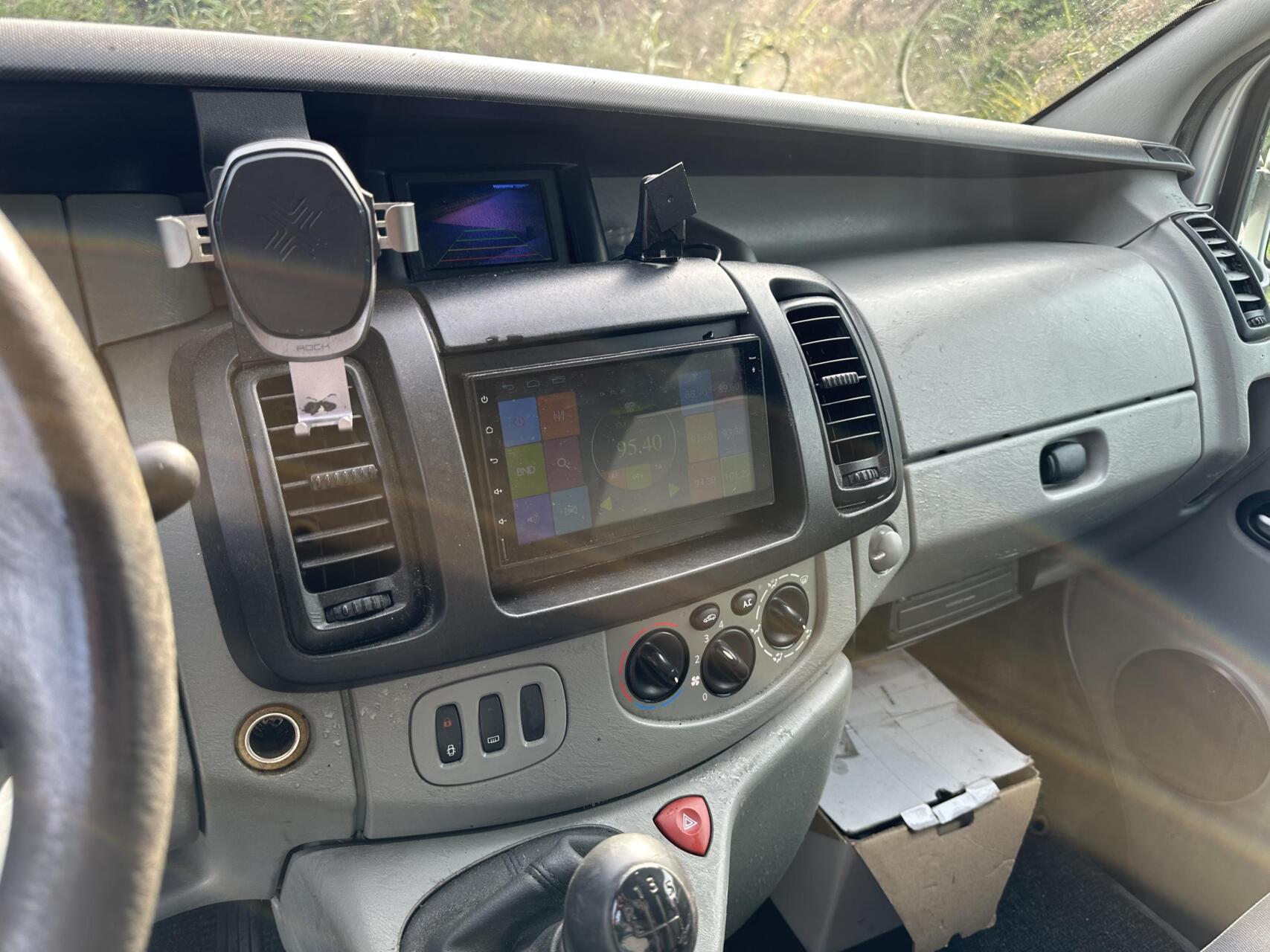 Foto van Renault Trafic 1200 L2h1 2.5 Dci 135