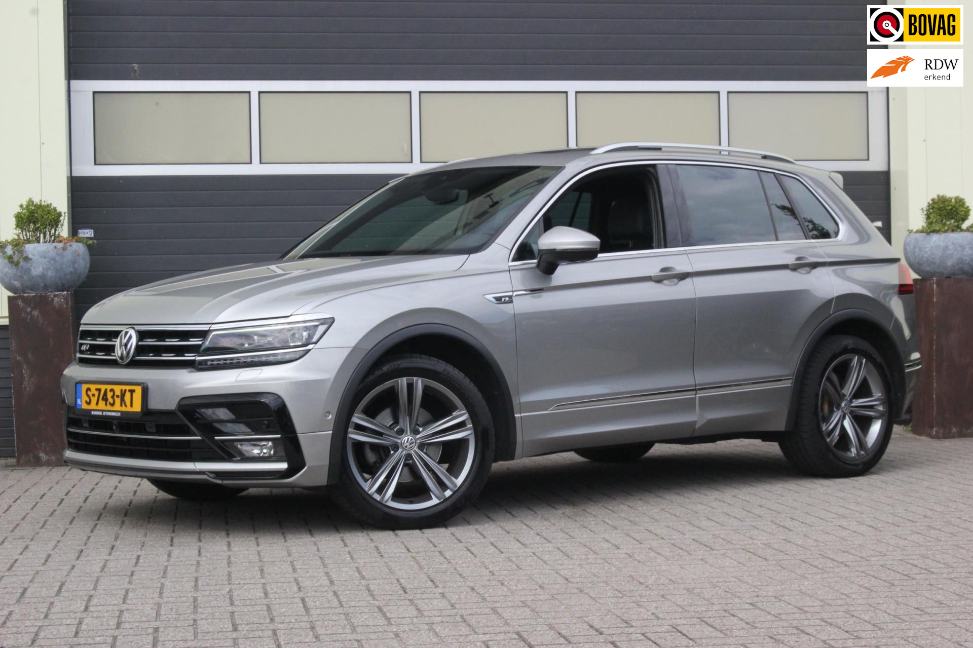 Volkswagen Tiguan 1.4 TSI ACT Highline R-Line | Panoramadak | 2017 - voorkant