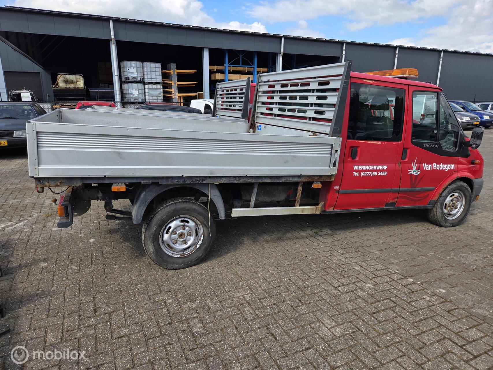 Foto van Ford Transit 330l CDCLB 115dpf 4,27