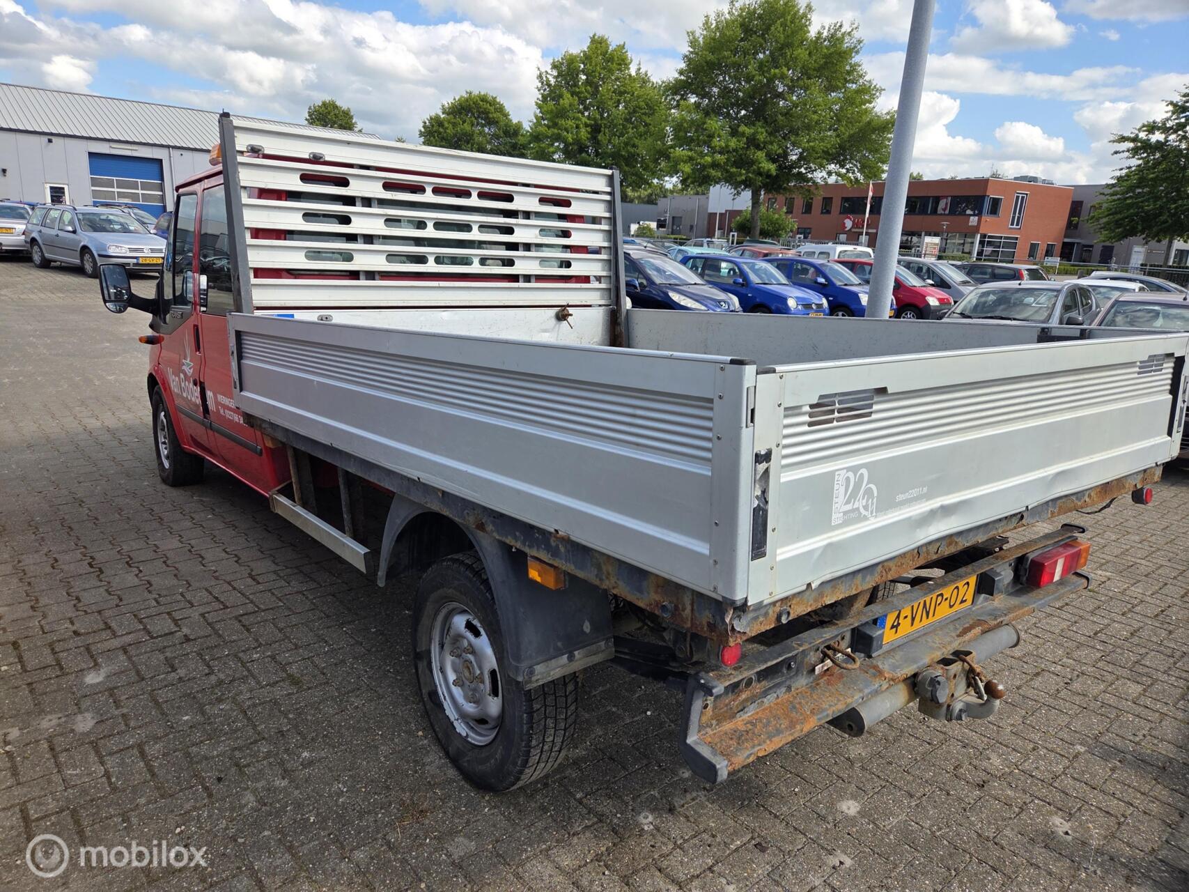 Foto van Ford Transit 330l CDCLB 115dpf 4,27
