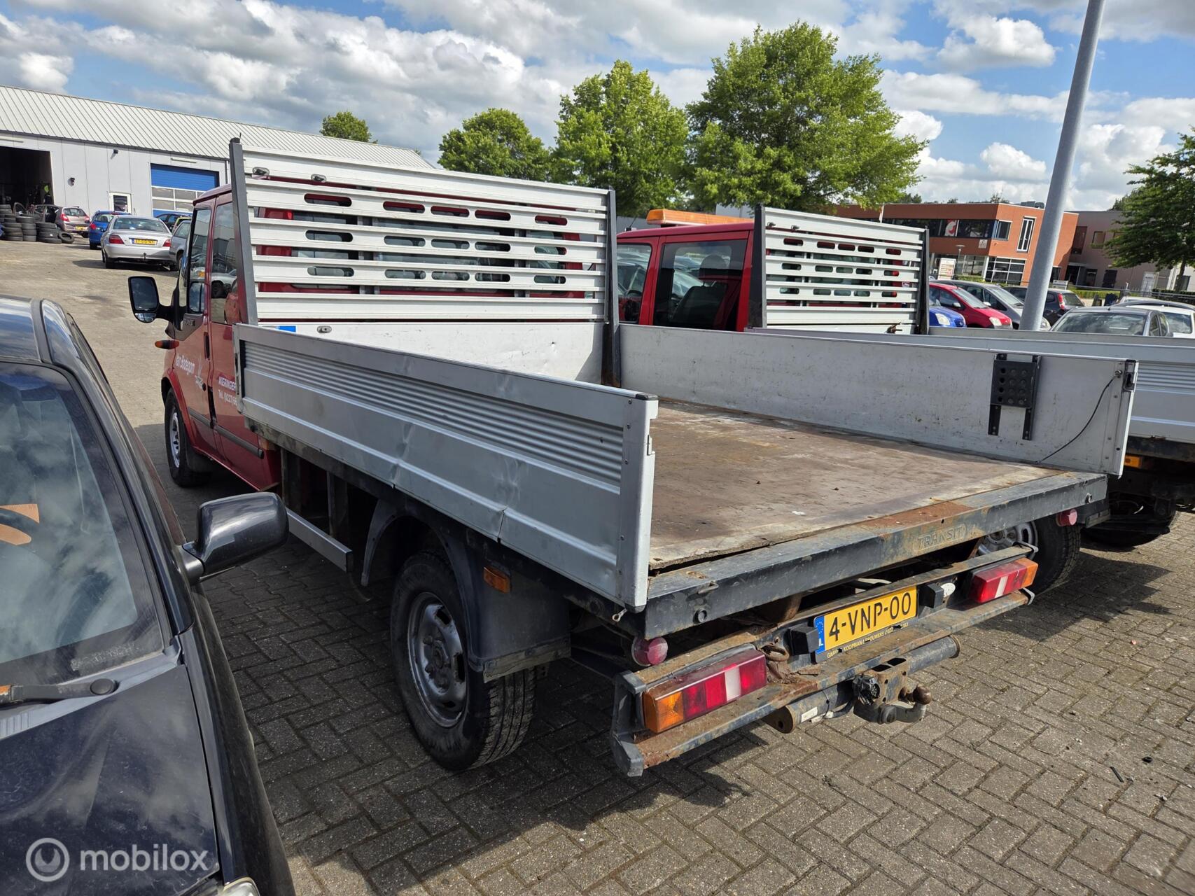 Foto van Ford Transit 330l CDCLB 115dpf 4,27