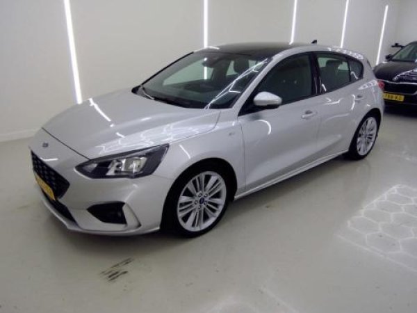 Ford Focus 1.5 EcoBoost ST Line Business 2019 - voorkant