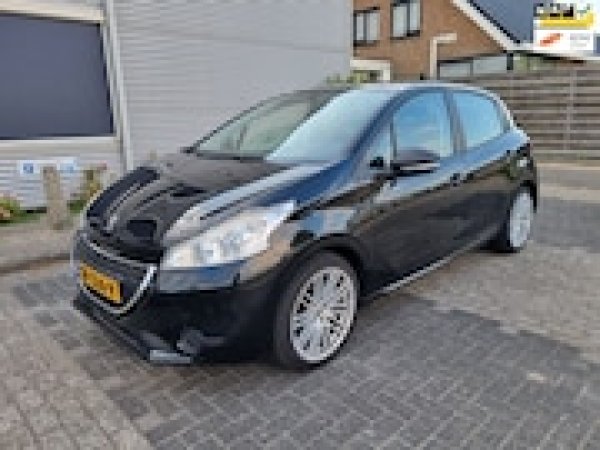 Peugeot 208 1.2 VTi Access 2012 - voorkant