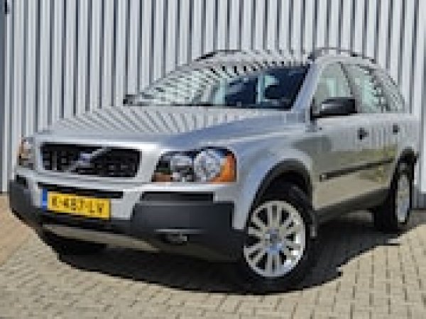 Volvo Xc90 2.5 T Momentum 5p. 2005 - voorkant